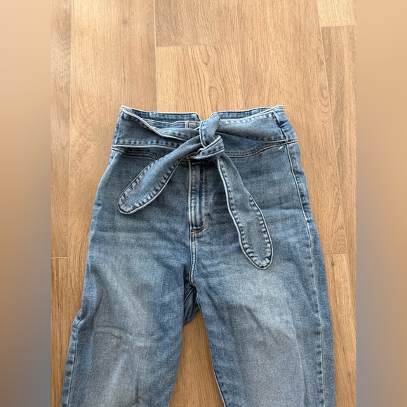 Abercrombie Ultra High Rise Super Skinny Ankle Denim Jeans with Tie Waist Belt - Picture 3 of 7